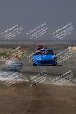media/Sep-20-2025-Extreme Speed (Sat) [[1fcc23683c]]/Orange (Mid Intermediate)/Session 2 (Sunrise)/
